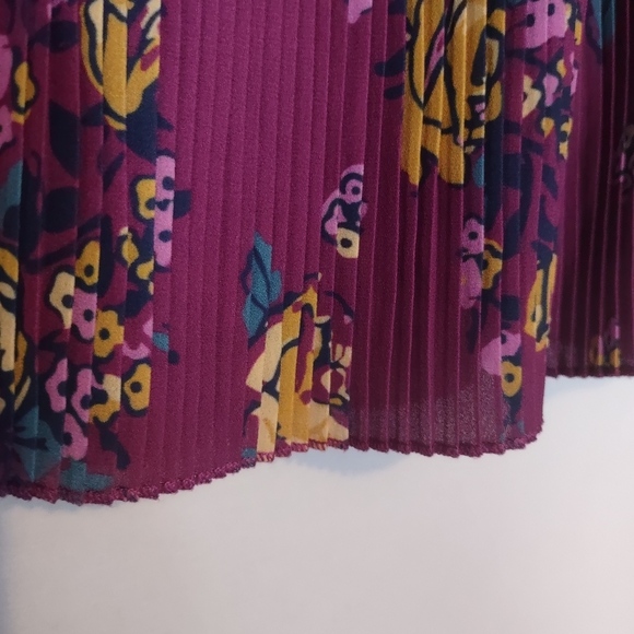 Modcloth Floral Pleated Mini Chiffon Skirt Size M - Picture 4 of 10